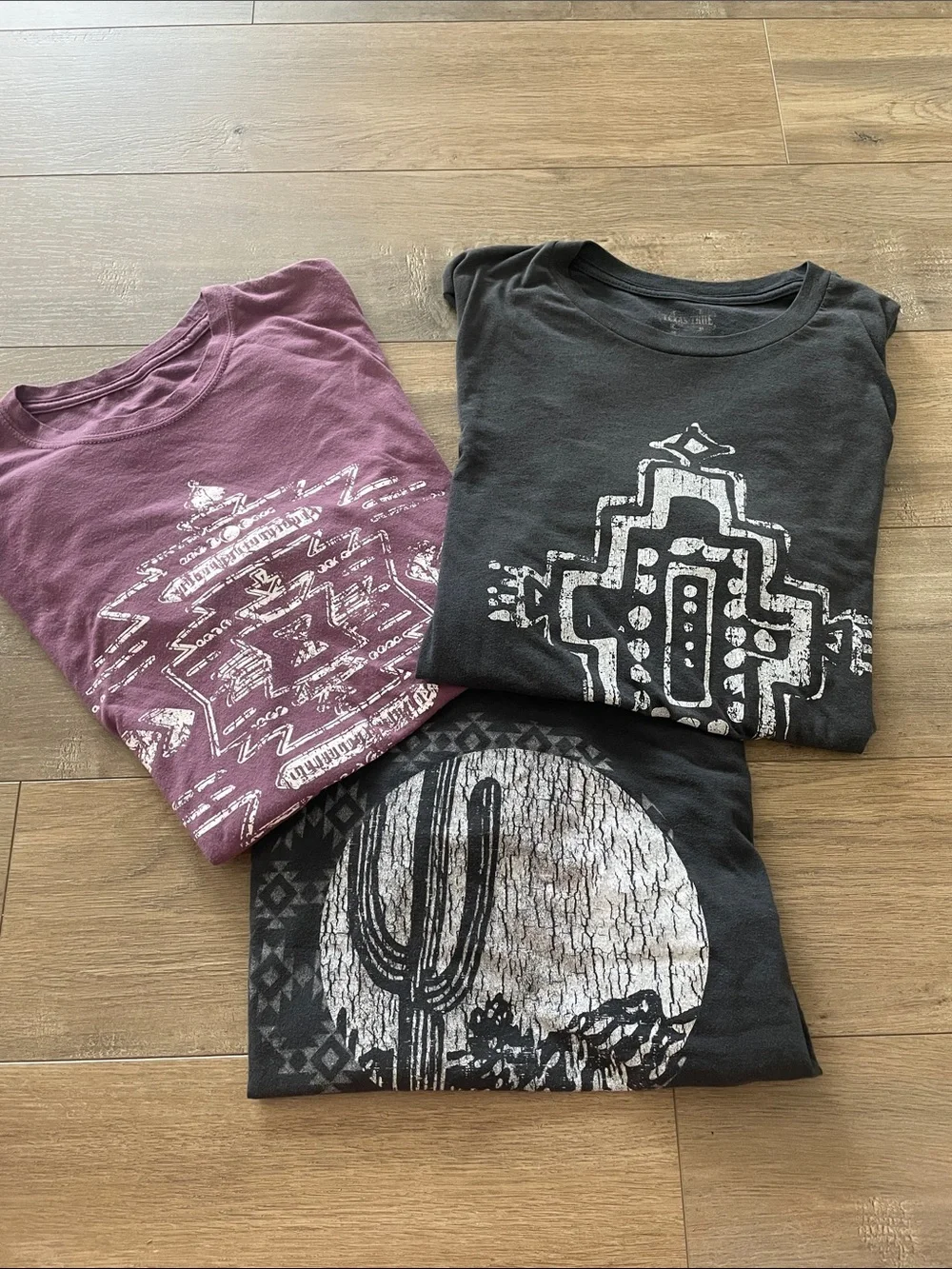 Women's Southwestern Graphic Tee Bundle - Picture 1 of 4